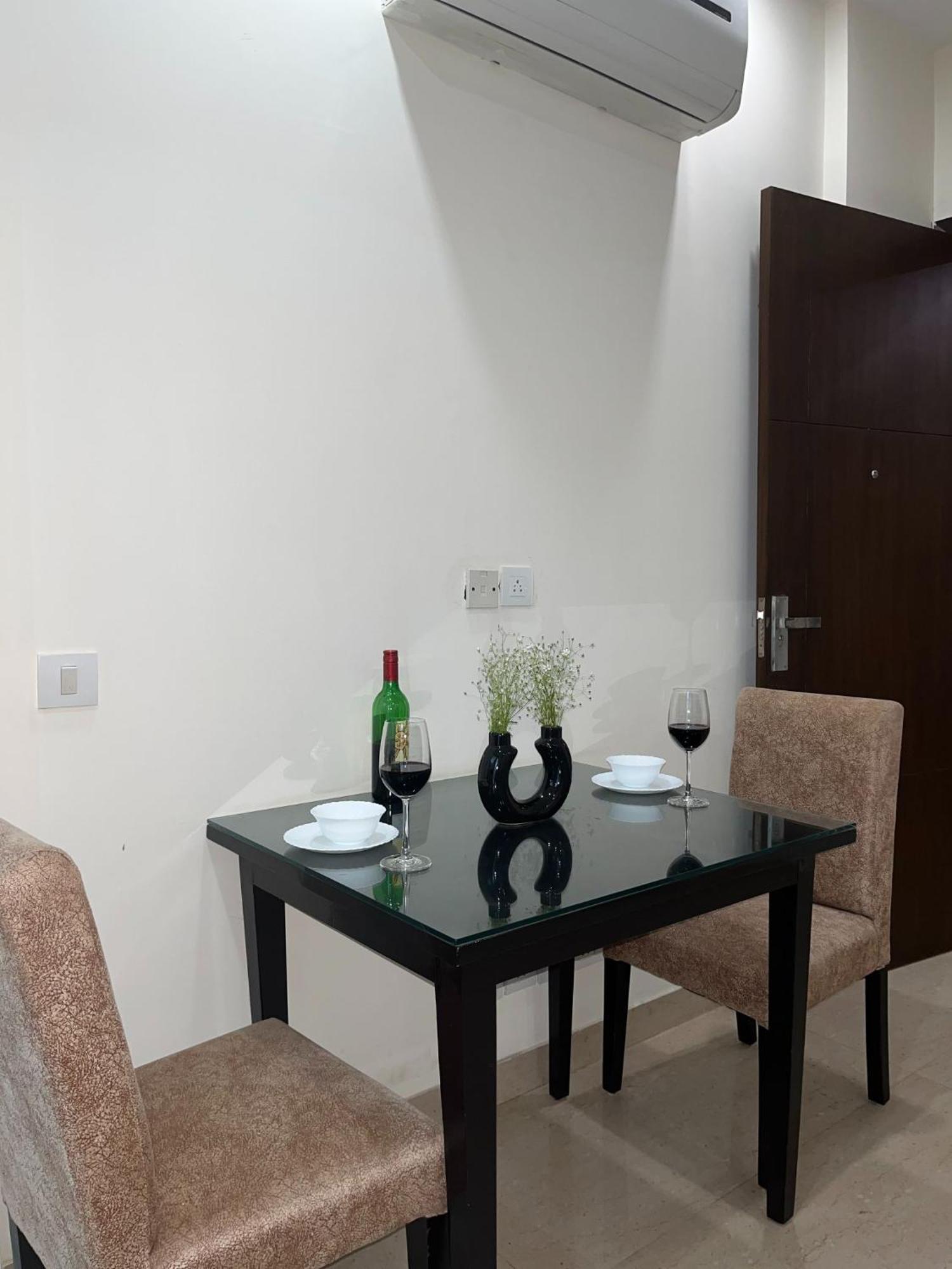 Olive Service Apartments - Dlf Cyber City Гургаон Экстерьер фото